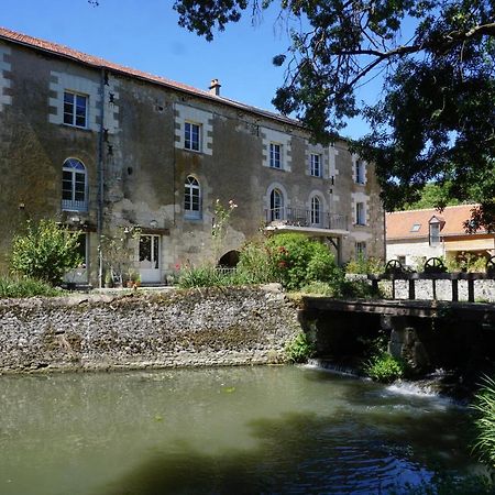 Le Moulin De Moquesouris - Chambres D'Hotes Et Table D'Hote Nazelles-Negron Bagian luar foto
