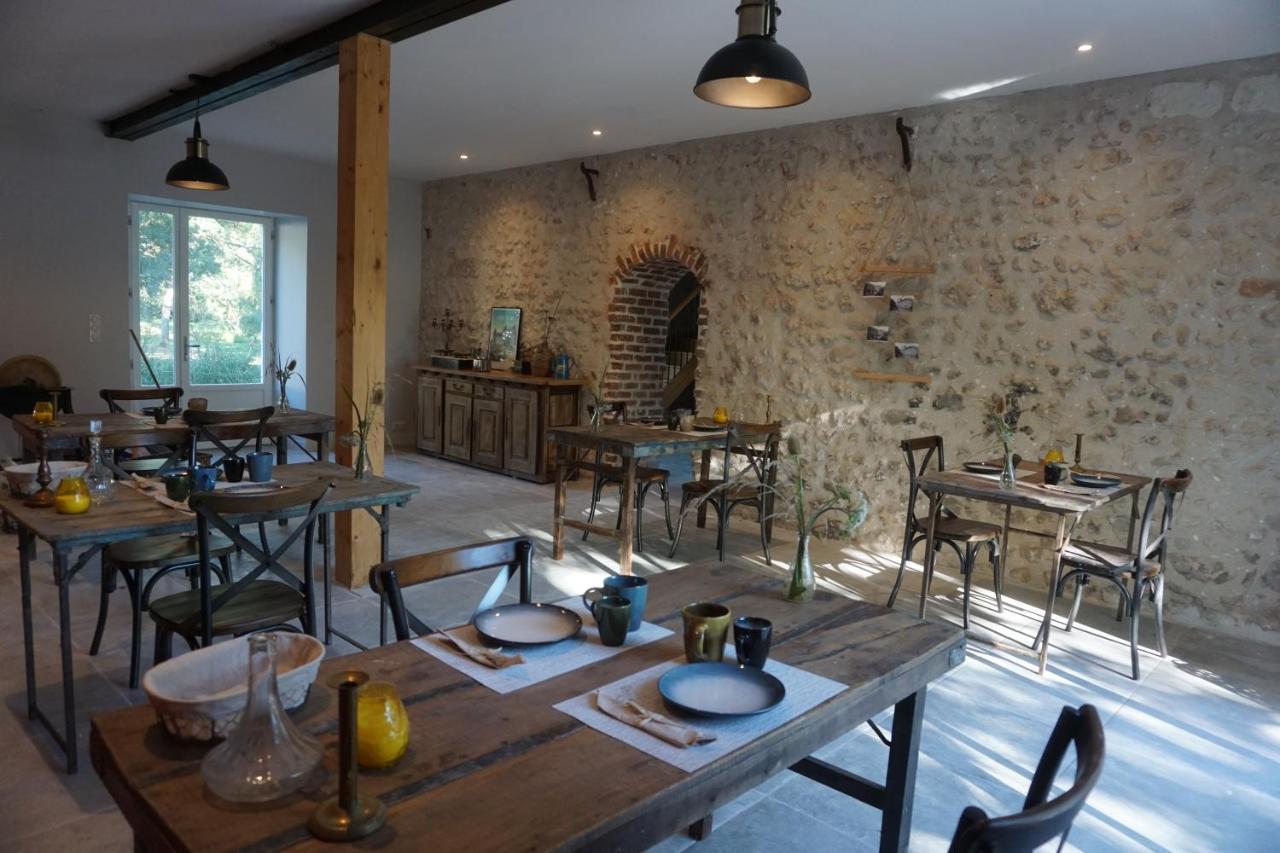 Le Moulin De Moquesouris - Chambres D'Hotes Et Table D'Hote Nazelles-Negron Bagian luar foto