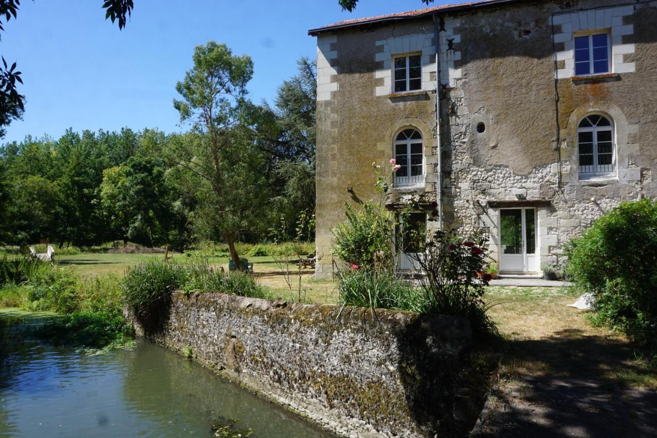 Le Moulin De Moquesouris - Chambres D'Hotes Et Table D'Hote Nazelles-Negron Bagian luar foto