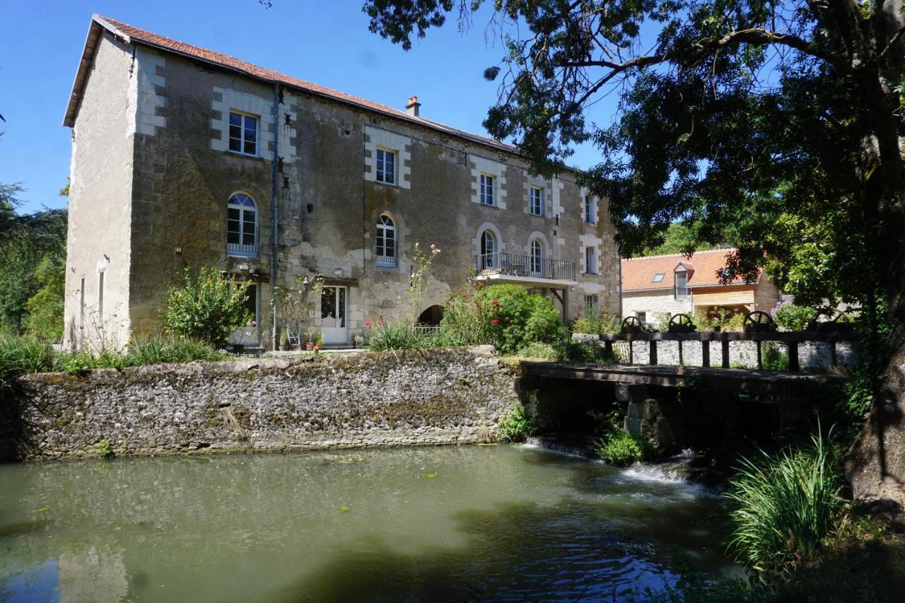 Le Moulin De Moquesouris - Chambres D'Hotes Et Table D'Hote Nazelles-Negron Bagian luar foto