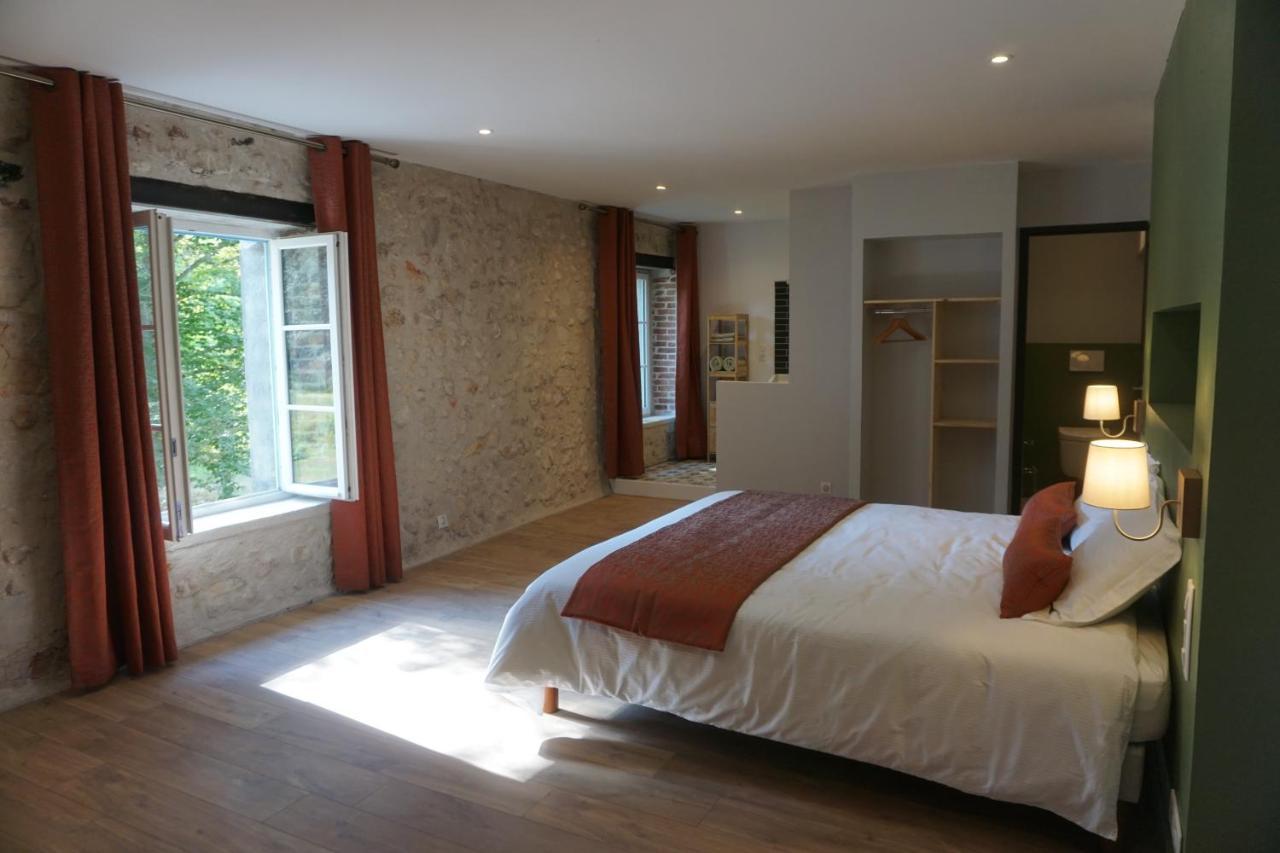 Le Moulin De Moquesouris - Chambres D'Hotes Et Table D'Hote Nazelles-Negron Bagian luar foto